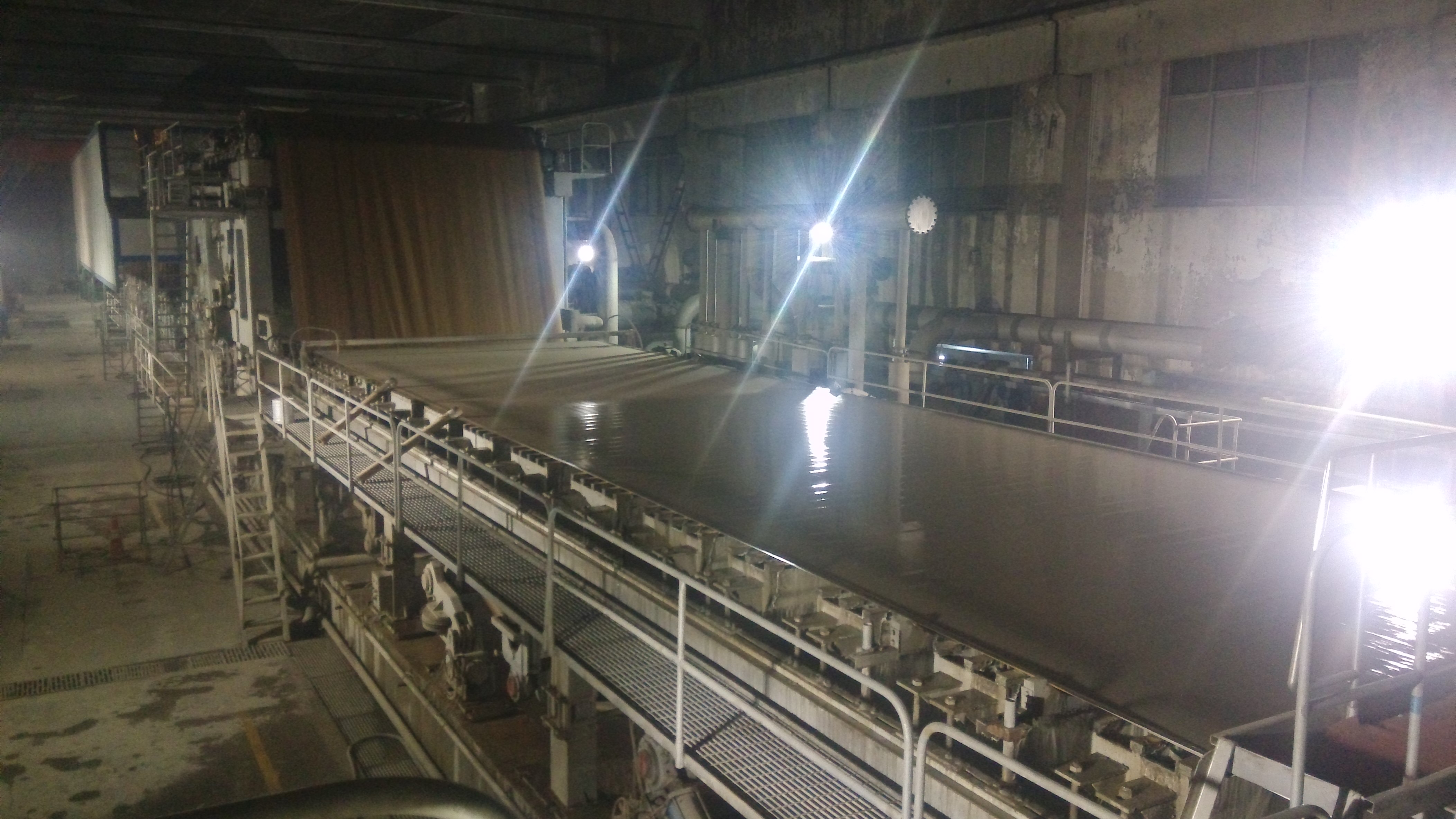 2013年8月，保定華康4200/400普瓦紙機(jī)順利開機(jī)